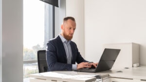 Legal Industry Insights & Trends 2025: Roles, Salaries & Career Tips ...