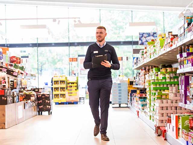 shift manager in bournemouth dorset lidl totaljobs what is a shift manager